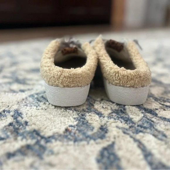 NEW Vince Camuto Madrista leather slip on sneakers with faux shearling. … - Picture 8 of 8